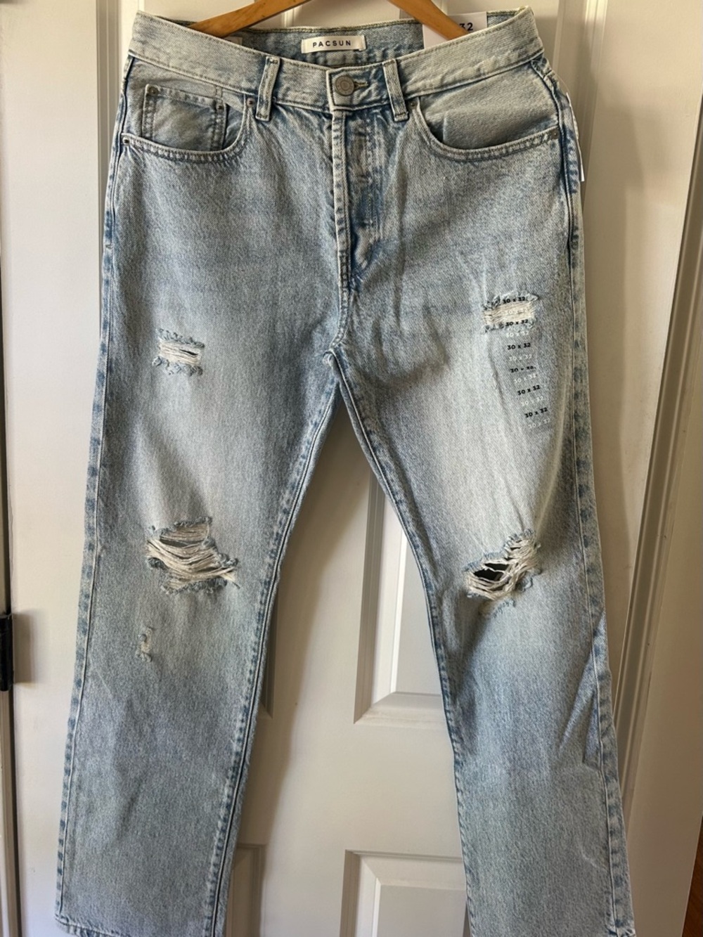 PacSun Distressed Straight Leg Jeans – Men’s 30x32 – Light Wash – NWT